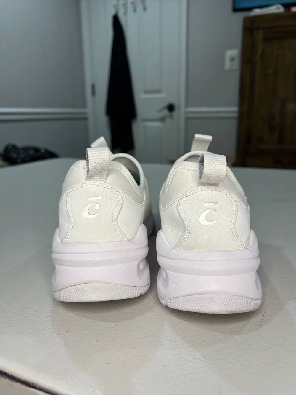 Clove White Elastic Slip-On Sneakers